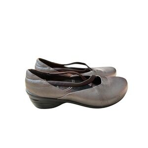Dansko Womens Metallic Pewter Leather Criss Cross Mary Jane Shoes Size 8.5